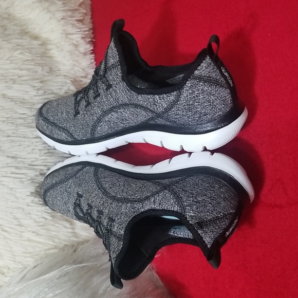 SKECHERS MEMORY FOAM SNEAKERS - Picture 7 of 11